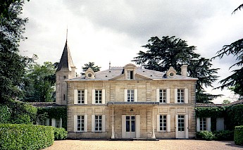 Château Cheval-Blanc, St Emilion, France. CC:Benjamin Zingg