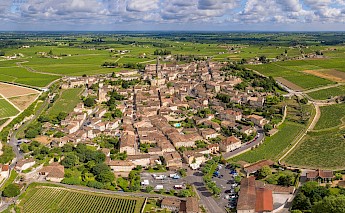 Saint Emilion, France. CC:Chensiyuan