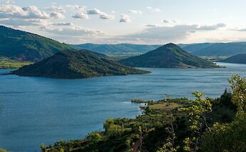 Islands in Lac du Salagou, France. Unsplash:Benjamin Lecomte