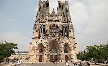 Cathédrale Notre-Dame de Reims, Place du Cardinal Luçon, Reims, France. Reno Laithienne@Unsplash