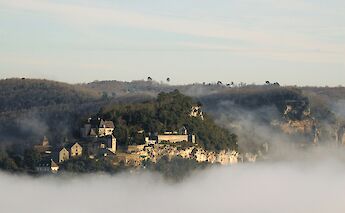 Marqueyssac in the mist, Dordogne, France. Unsplash:Reg Schouw