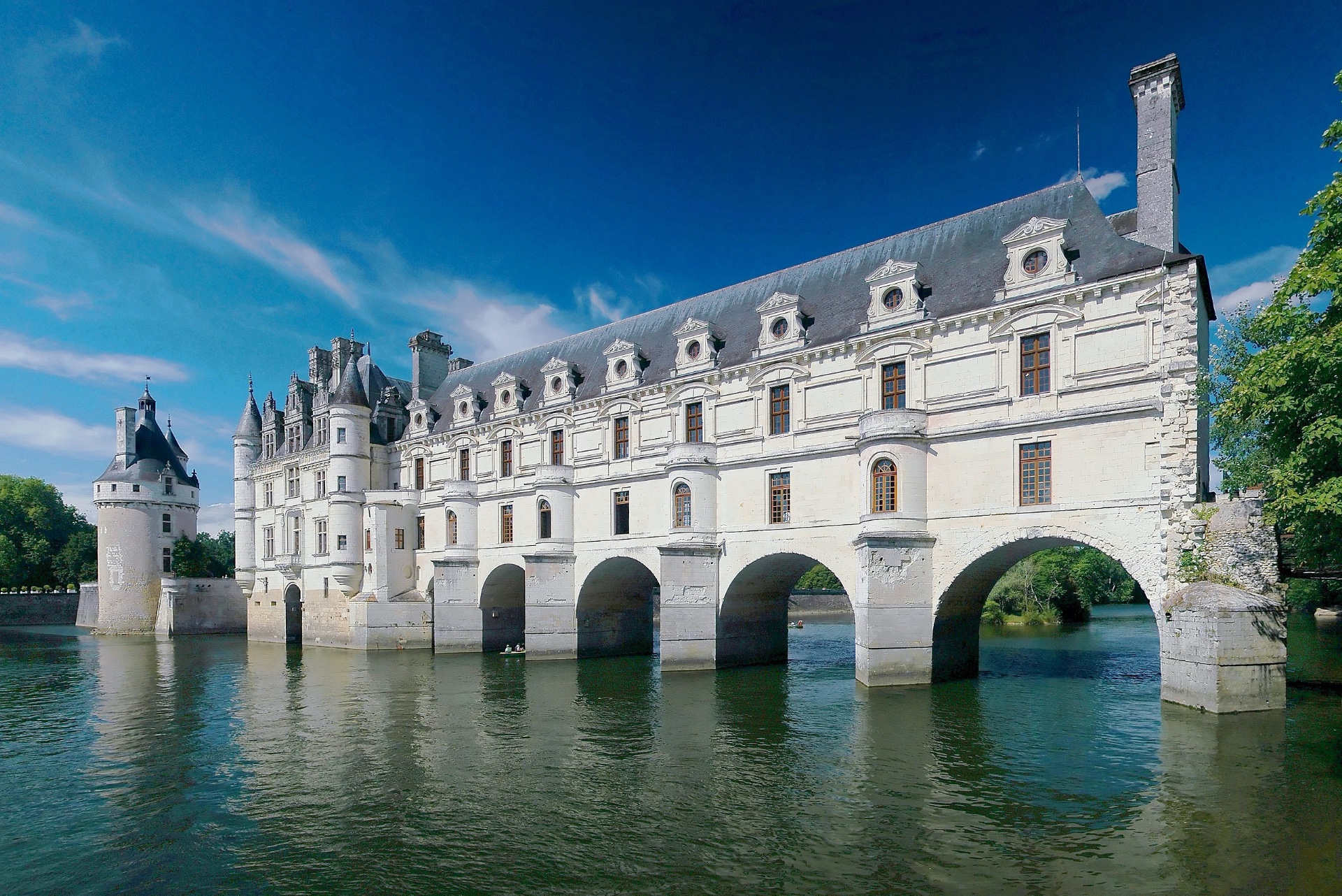 Loire Valley Chateaux and Gardens Tour