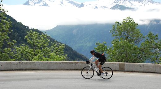 7 night  self guided bike tour in France