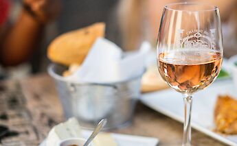 Delicious French wines! Pauleinerhand@Unsplash