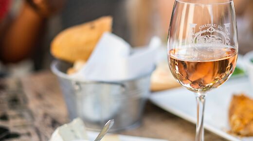 Delicious French wines! Pauleinerhand@Unsplash