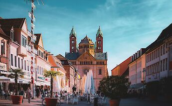 Outdoor dining in Speyer, Germany. Unsplash:Allan Francis