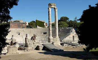 Ruins on the Provence Bike & Boat Tour