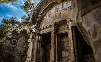 Temple de Diane, Nîmes, France. Unsplash:Maxence Pira
