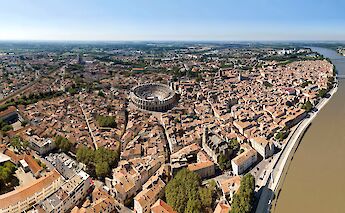 Rhône River in Arles, Provence-Alpes-Côte d'Azur, France. CC:Chensiyuan