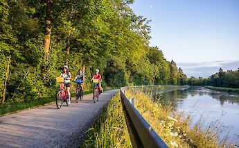 Cycling along the Isar, Bavaria, Germany. CC:TO