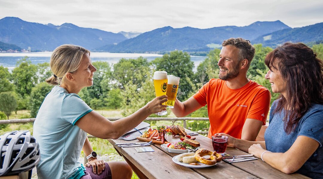Lunch break by the lake, Bavaria, Germany. CC:TO