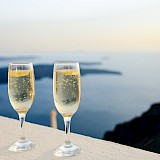 Champagne to admire the view in Greece! Anthony Delanoix@Unsplash