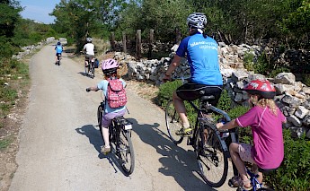 Ionian Islands Multi-sport Family Cruise Bike Tour in Greece