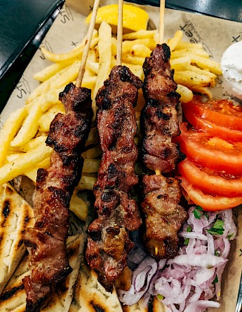 Shish kebabs in Greece! Markus Winkler@Unsplash