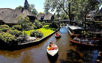 Giethoorn, Overijssel, the Netherlands. R Boed@Flickr
