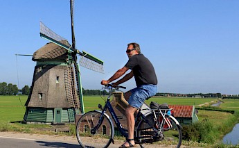 South Holland: Canals, Windmills & Historic Towns Bike Tour