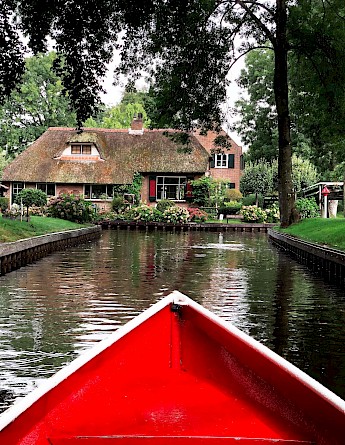 Giethoorn, Overijssel, the Netherlands. Jessica Kantak Bailey@Unsplash