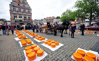 Gouda's famous Cheese Market in South Holland, the Netherlands. CC:Ralf Roletschek