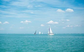 Sailing on Lake Balaton, Hungary. Dariara@Unsplash