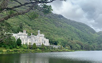 Kylemore Abbey, Connemara, County Galway, Ireland. Jamieson Gordon@Unsplash