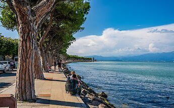 Peschiera del Garda in Veneto, Italy. Patrick Pahlke@Unsplash