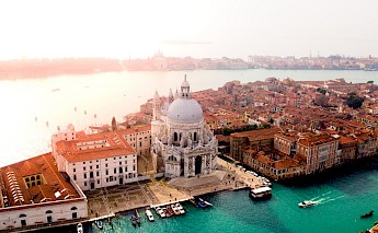 Venice, Veneto, Italy. Canmandawe, Unsplash