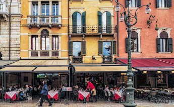 Piazza Bra, Verona, Italy. Steven dosRemedios@Flickr