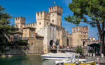 Sirmione, Lombardy, Italy. Patrick Pahlke@Unsplash