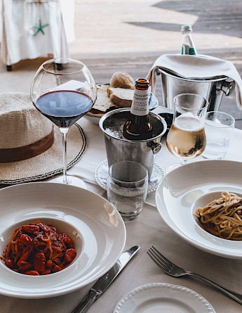 Sardinia Dining. Chloe Frost-Smith@Unsplash