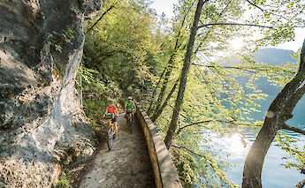Gorgeous cliffside cycle paths. -toFA