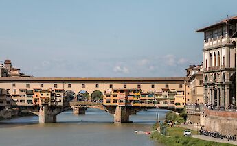 Ponte Vecchio Bridge in Florence, Italy. Ray Harrington@Unsplash