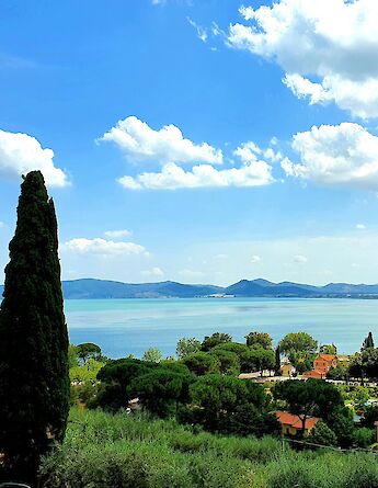 Lake Trasimeno, Umbria, Italy. Pom'@Flickr
