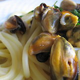 Spaghetti con le cozze (with mussels), Apulia, Italy. CC:10Rosso