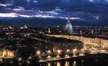 Turin skyline at night, Italy. Unsplash:Joshua Kettle