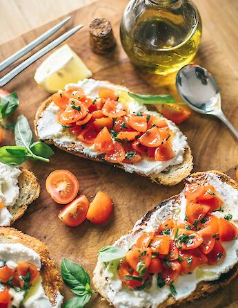 Tomato and basil bruschetta. Unsplash:Calum Lewis