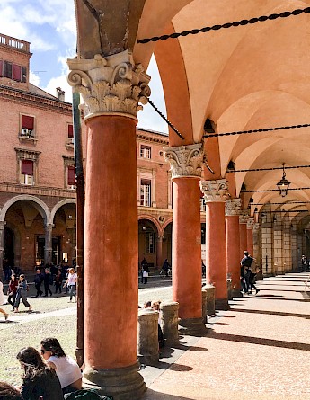 The porticos of Bologna are abundant. Maria Bobrova@Unsplash