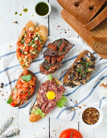 An Italian original: bruschetta! Victoriashes@Unsplash