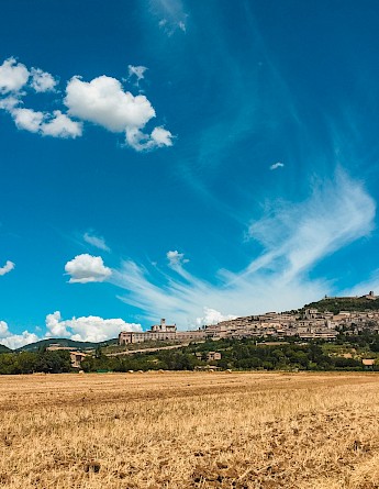 Umbrian landscape in Italy. Edoardo Busti@Unsplash