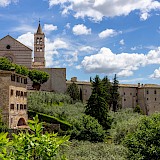 Biking through Assisi, Umbria, Italy. Fernando Tavora@Unsplash