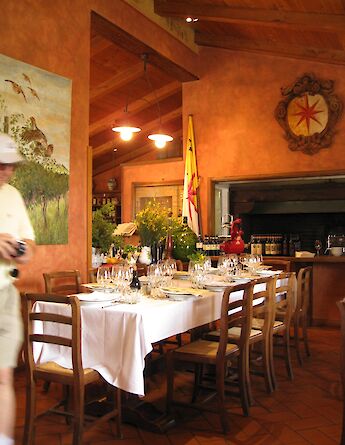 Dining in Tuscany, Italy. Denise@Flickr