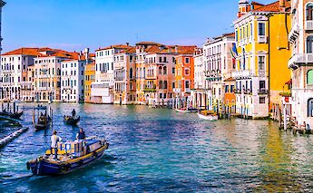 Gondolas on the Grand Canal in Venice, Veneto, Italy. Kitsuman@Unsplash