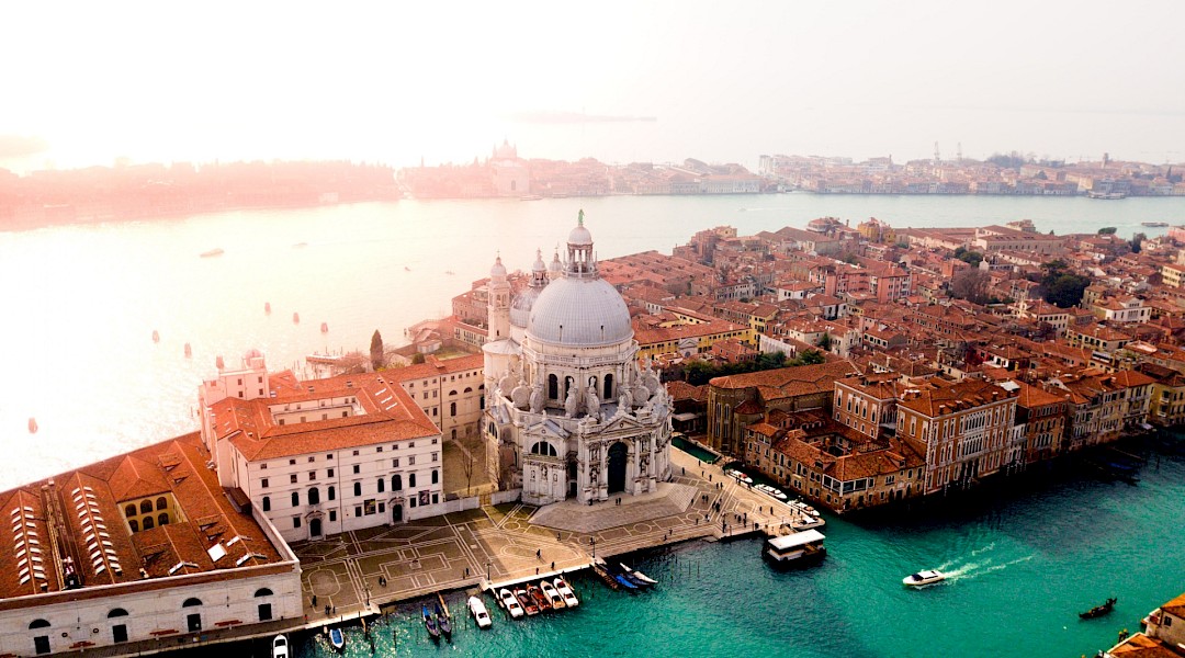 Venice, Veneto, Italy. Canmandawe@Unsplash