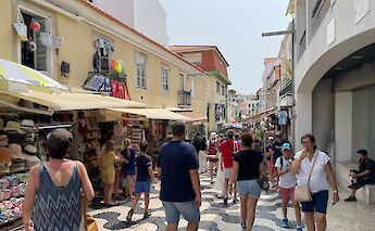 Shopping in Cascais, Portugal. ©Gea