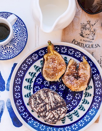 Mediterranean cuisine. Katie Luka, Unsplash