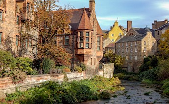 Edinburgh, Scotland. Clark VanderBeken@Unsplash