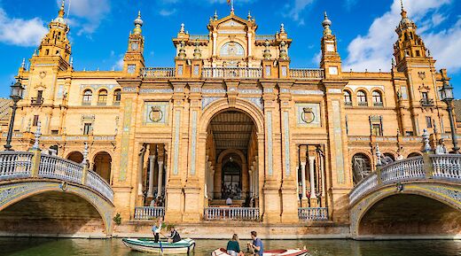 Rowing boats in Seville, Spain. Unsplash:Shai Pal