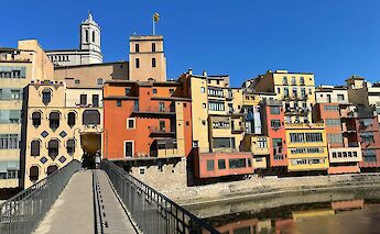 Red and yellow houses, Girona, Spain. Unsplash:Jens Freudenau
