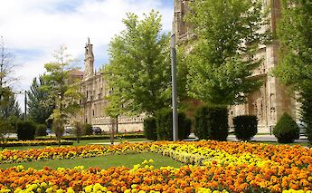 Gardens of Plaza de San Marcos in León, Spain. CC:Emgorio
