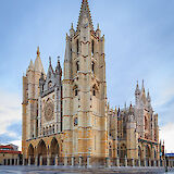 León's grand Gothic Cathedral in Spain. CC:David Jimenez Llanes