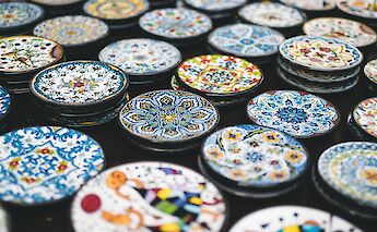 Ceramics for sale in Spain! Job Savelsberg@Unsplash